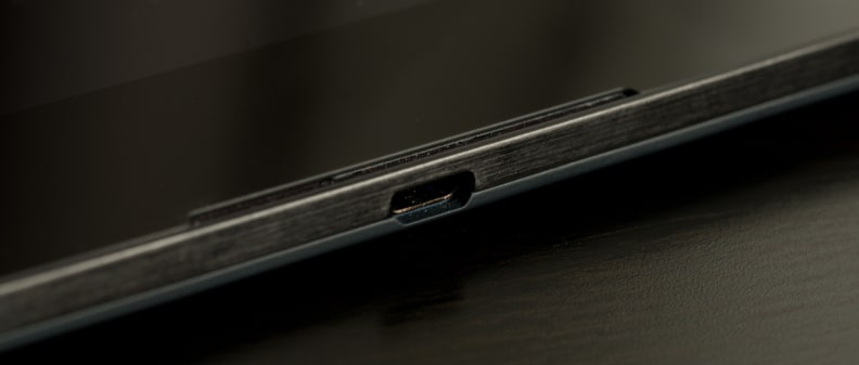 A photo of the Google Nexus 9's microUSB port.