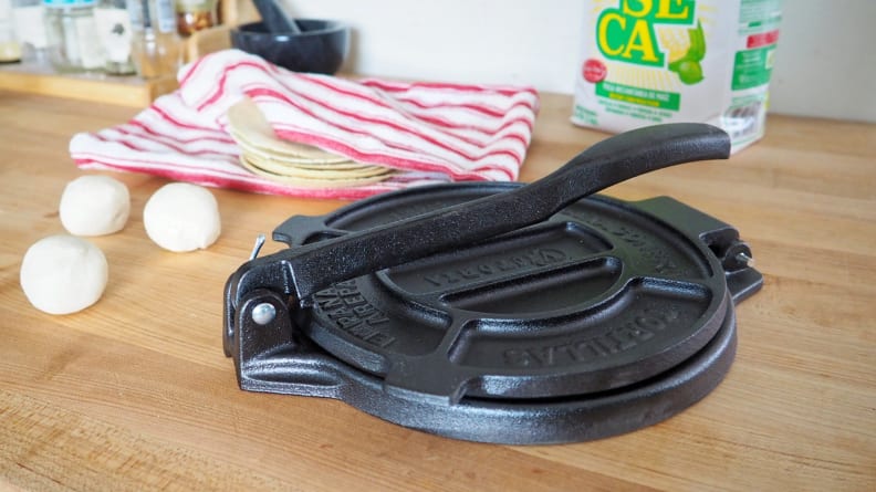 Victoria 12-Inch Cast-Iron Comal Pizza Pan & 8 Inch Cast Iron Tortilla  Press. Tortilla Maker, Flour Tortilla press, Rotis Press, Dough Press