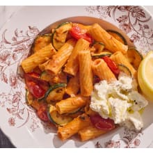 Product image of 15-minute spicy garlic and tomato pasta