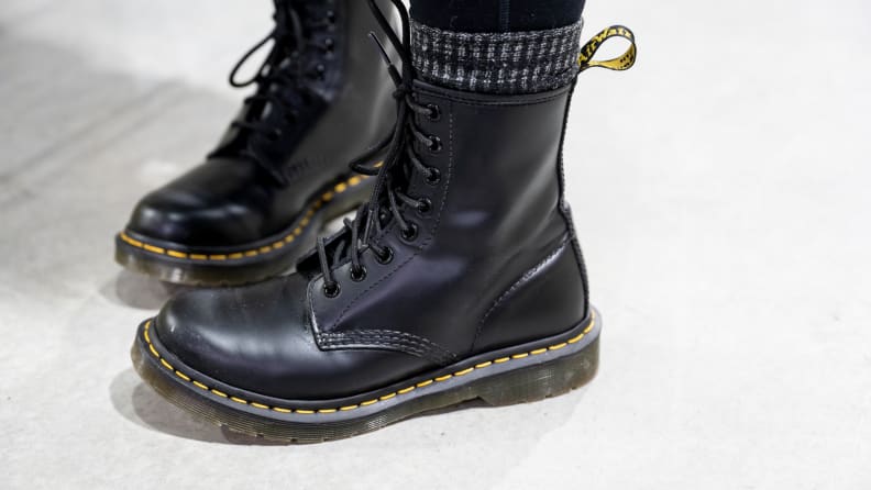 Jongleren Weggooien Hangen Breaking in Dr. Martens: Freezing boots and leather balsam - Reviewed