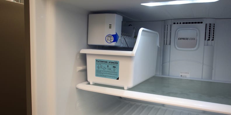 How Does a Refrigerator Icemaker Work?