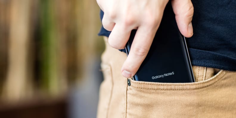 The Note 5 is relatively easy to handle compared to other phablets thanks to its slightly slimmer profile.