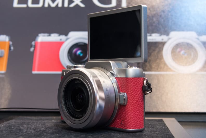 Panasonic Lumix GF7 – Selfie Screen