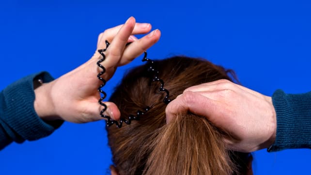 invisibobble_in_hair