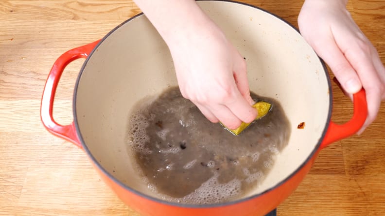Dutch oven scrubbing 1