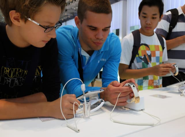 Why-So-Serious-Samsung-Galaxy-Gear.jpg