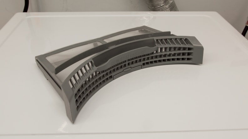 The Samsung DV42H5200EW dryer lint filter is two-sided, and easy to open