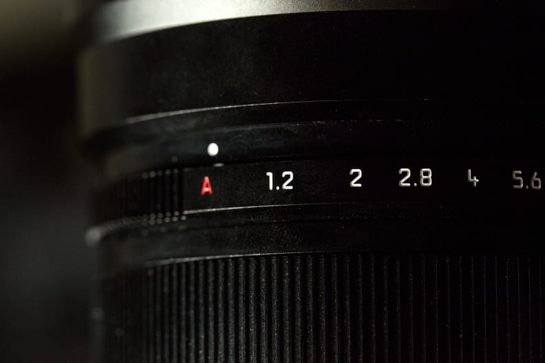 The manual aperture ring feels great, but it's not mechanically linked; it simply tells the camera what to do in M and Av modes.