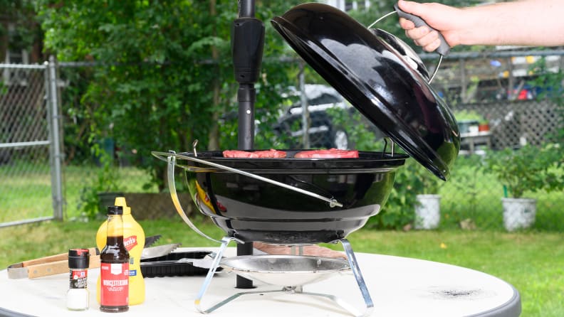 Grilling Over Gas Is Objectively, Scientifically Better Than Grilling Over  Charcoal