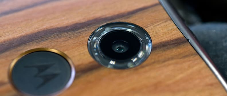 The rear camera of the Motorola Moto X (2014 edition)