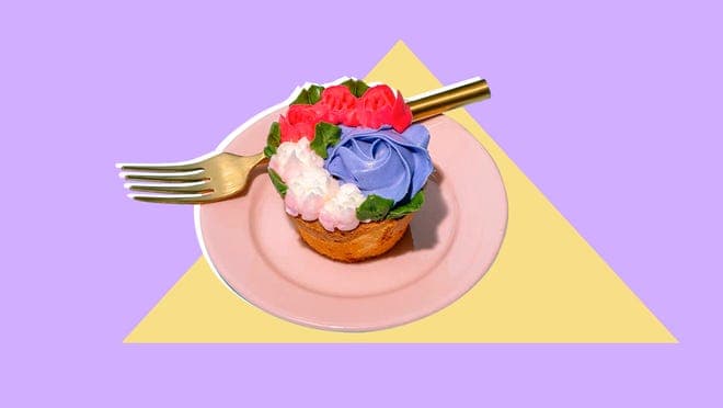 bouquet cupcake on plate