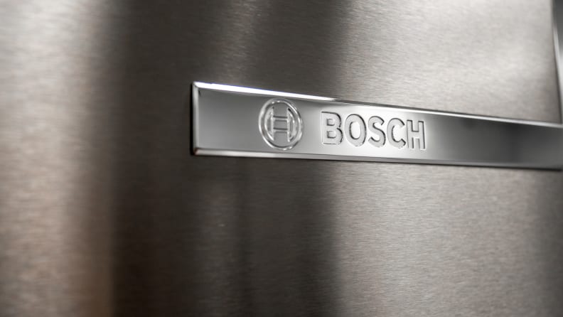 The exterior of the B36CL80SNS is made from easy-to-clean stainless steel.