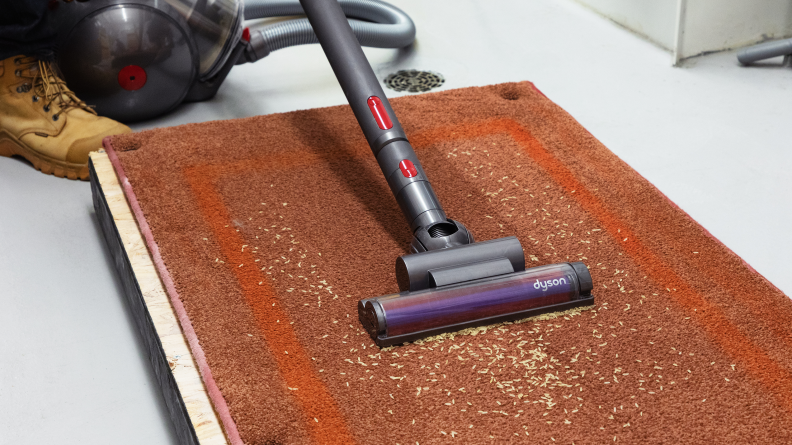 Dyson Multifloor cleaning rice off carpet