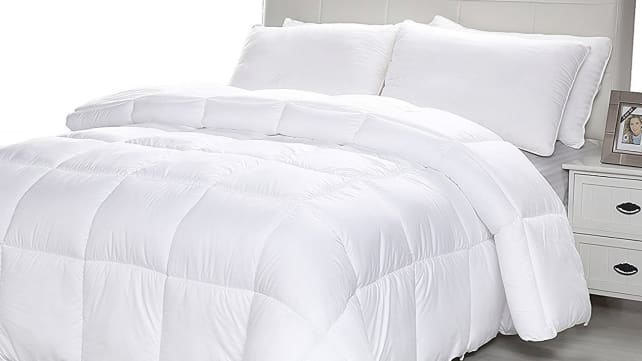 Equinox All-Season Down Alternative Quilted Comforter