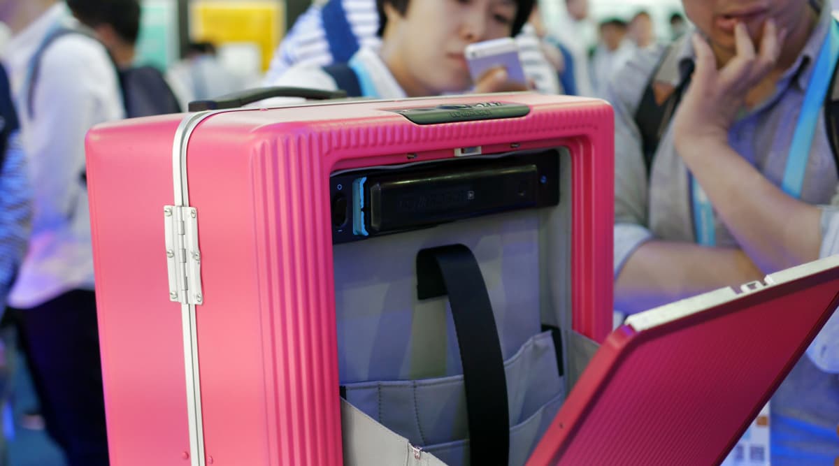 Cowa Robot Suitcase HandsOn Review Reviewed