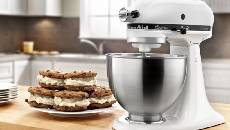 Stand mixer