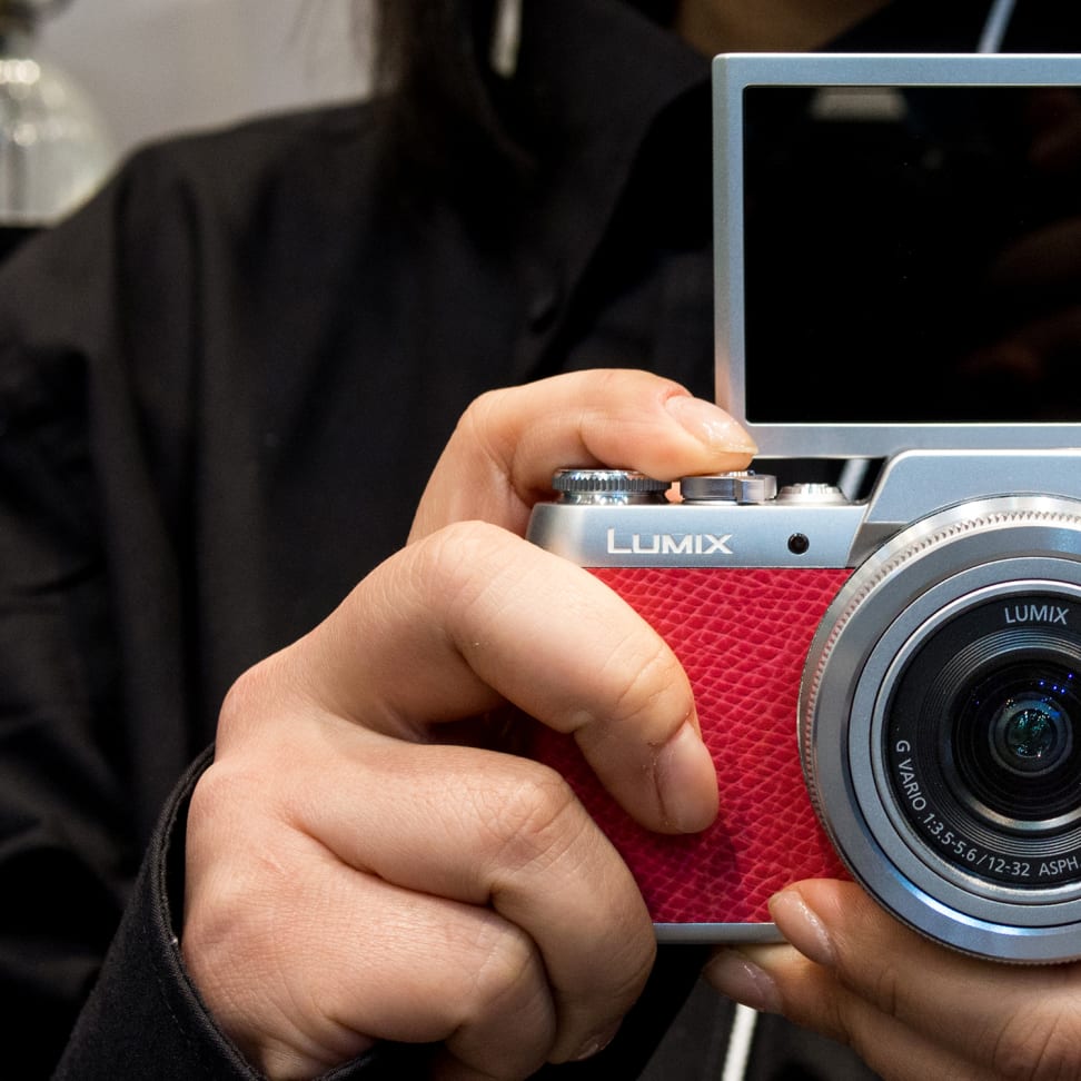 Panasonic Lumix GF7 First Impressions Review - Reviewed