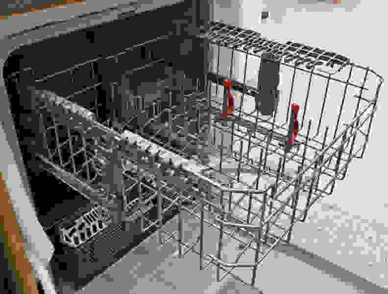 As with the lower rack, there are no folding tines up top. Fortunately, GE did include two bottle jets which you can activate as an optional feature.