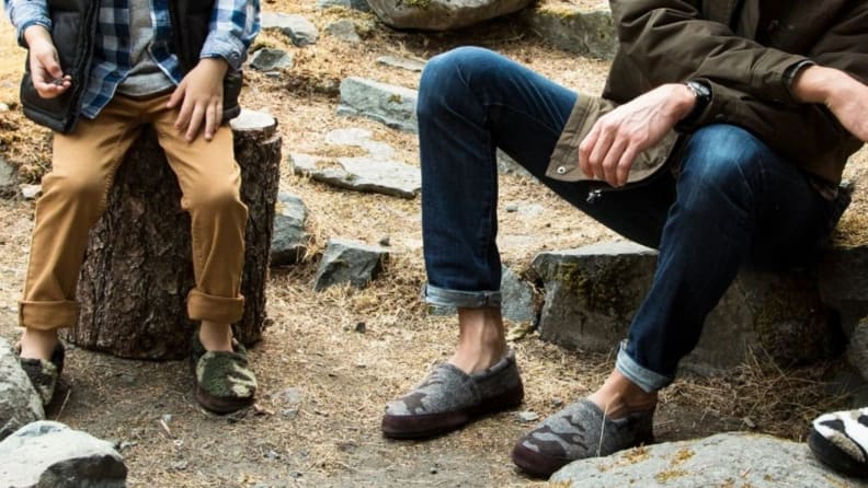 7 Best Slippers for Sweaty Feet – Men's Cool Comfort 2023