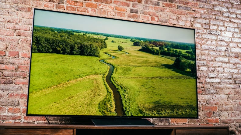 TCL 65-Inch 6-Series 8K Roku TV (65R648) Review