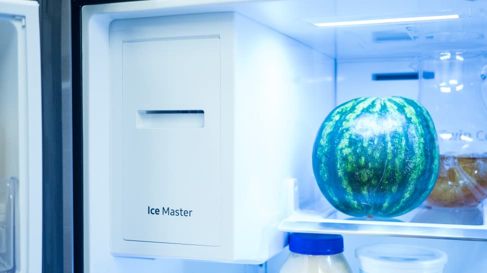 Samsung-RF23M8070SG-icemaker