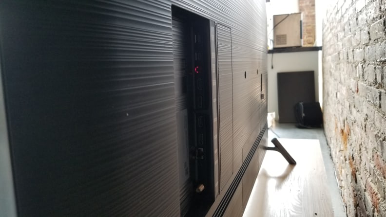 Samsung Q8 TV Ports