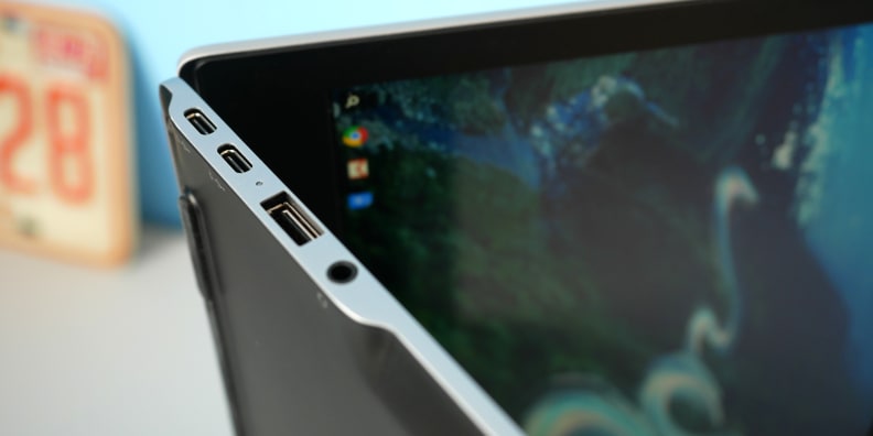 HP Chromebook 13 G1 Side Ports