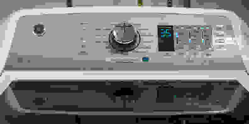 The GE GTW680BSJWS washing machine
