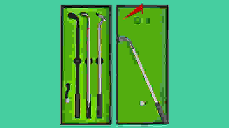 Golf pen desktop game on a green background.