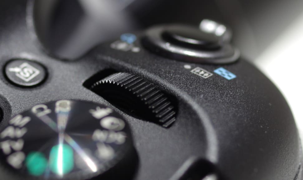 CANON-SX60-REVIEW-CONTROL-DIAL.jpg