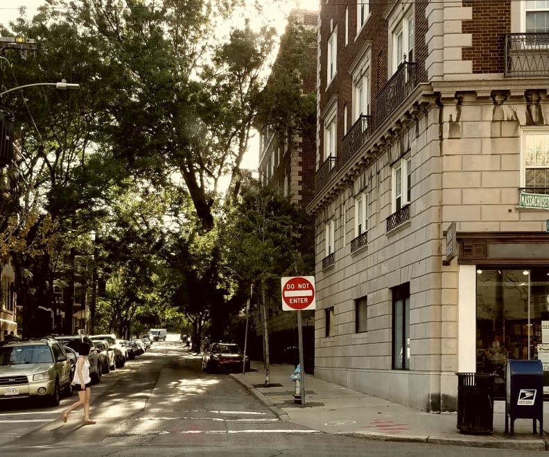 I really enjoyed the Note 7's editing controls, especially the ability to tweak contrast and white balance, which led to this warmer street shot.