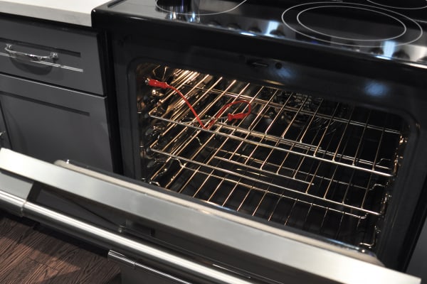 Like other high-end ranges, the Frigidaire Professional includes a built-in meat thermometer that can communicate with the oven.