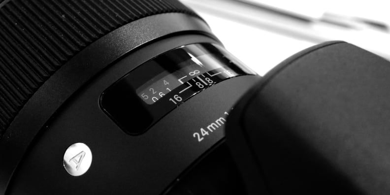 SIGMA-24MM-FOCUS-SCALE.jpg