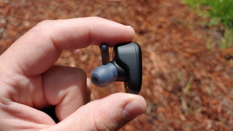 Sony WF-SP800N review: Wireless sports earbuds deliver a mostly winning  combo - CNET