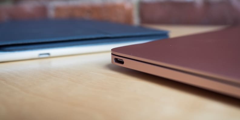 MacBook iPad Pro One Port