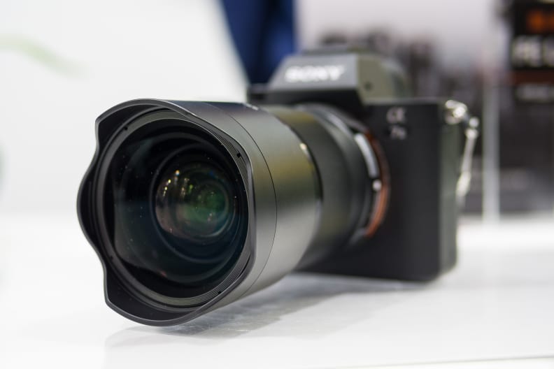 Sony FE 28mm f/2 – 21mm Converter