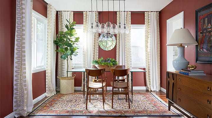 In a room with plenty of light, Dunn-Edwards Spice of Life add scrumptious color