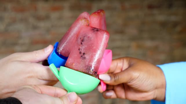 Prosecco popsicle cheers