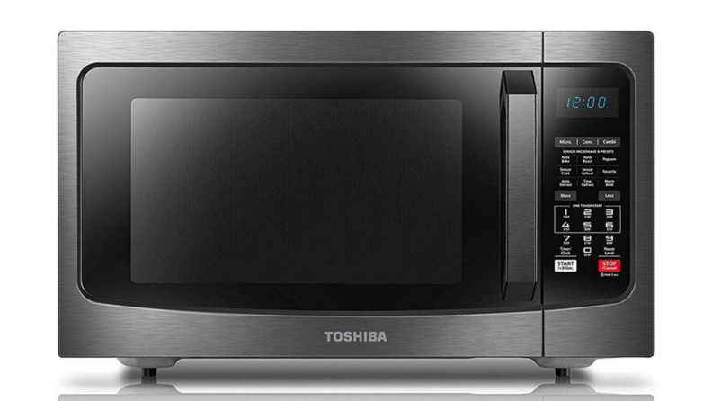 TOSHIBA EM131A5C-BS是一个台面模型，电源1000瓦。