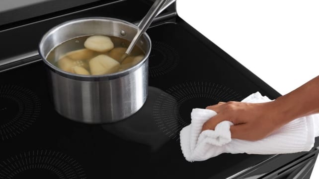 Towel-on-Frigidaire-FFIF3054-induction-range