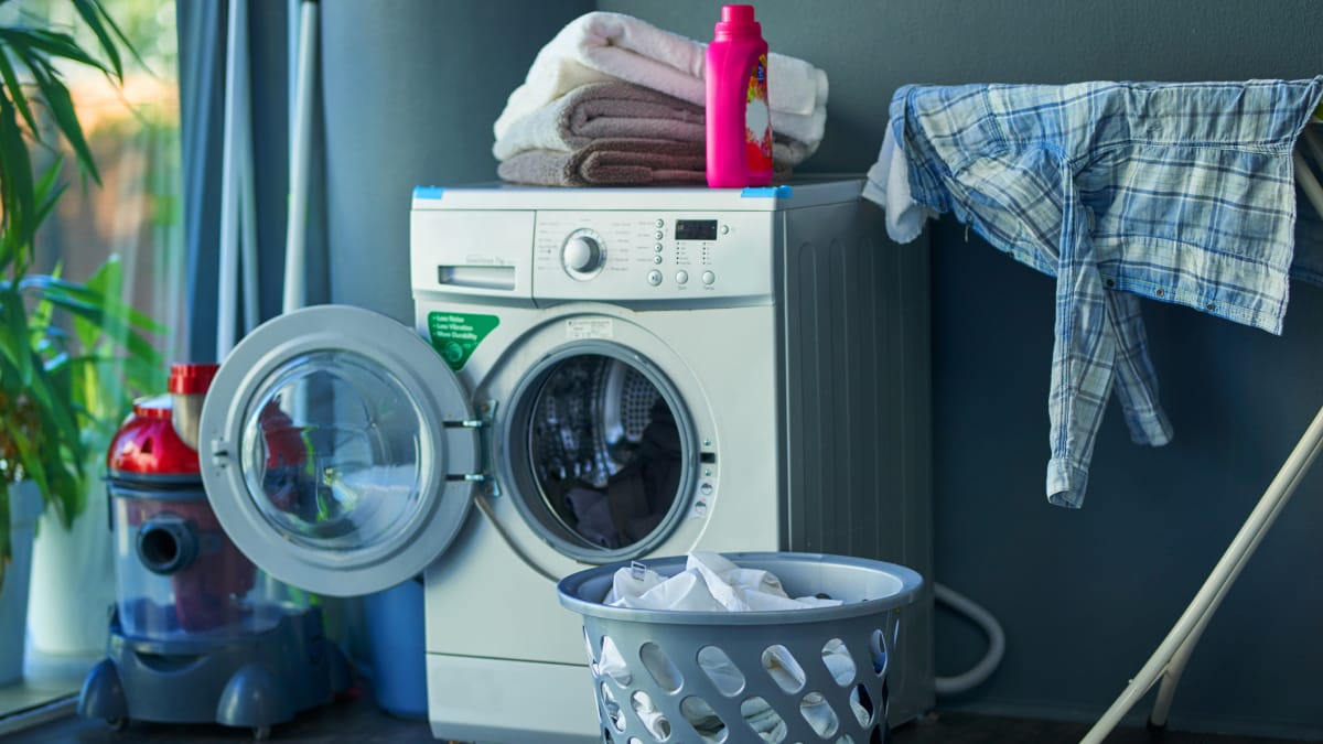 How to Clean a Washing Machine for Fresh Clothes and Linens