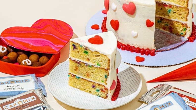 Decorate a delicious Love Day cake using this kit from Duff Goldman.