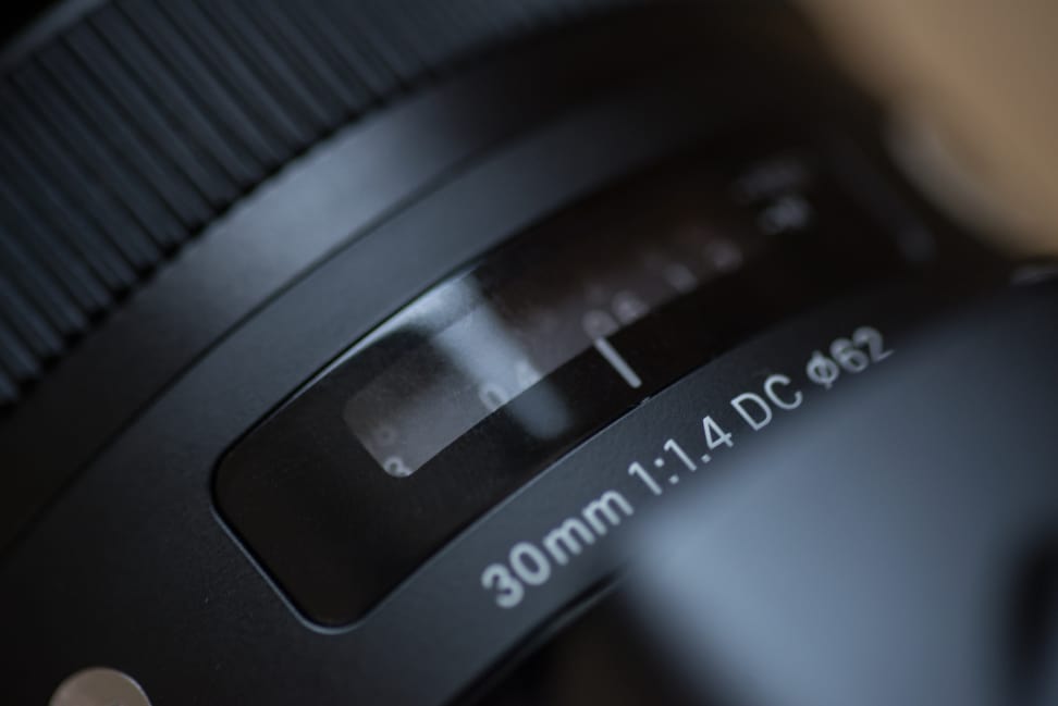 sigma-30mm-f1p4-review-design-display.jpg
