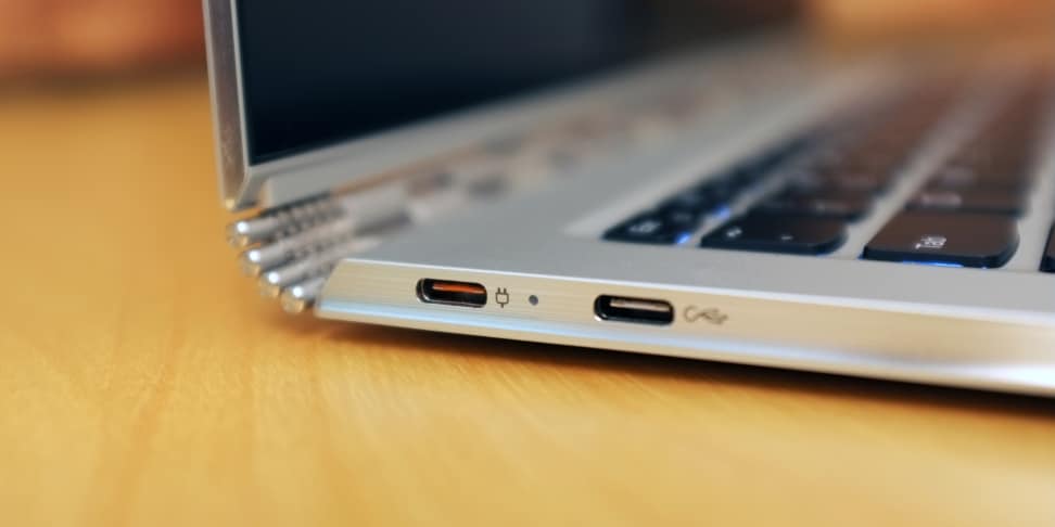 Lenovo Yoga 910 USB-C ports