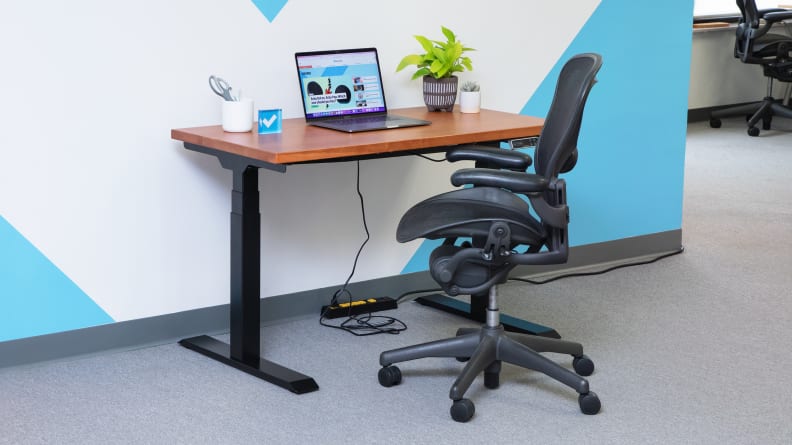 FlexiSpot E7 Pro Standing Desk review -- Huge Update, Even Bigger Desk —  GAMINGTREND