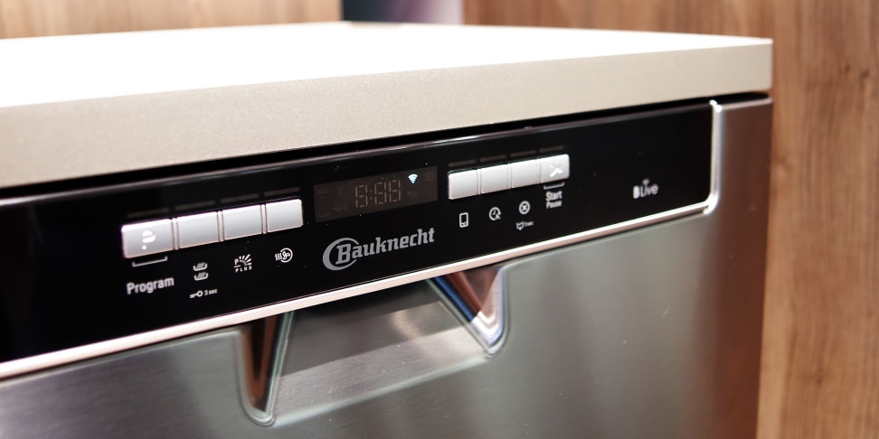 A Bauknecht dishwasher with the new BLive platform