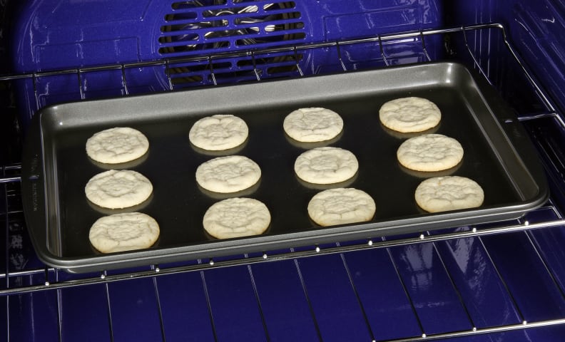 The standard bake setting resulted in almost perfectly even cookies.