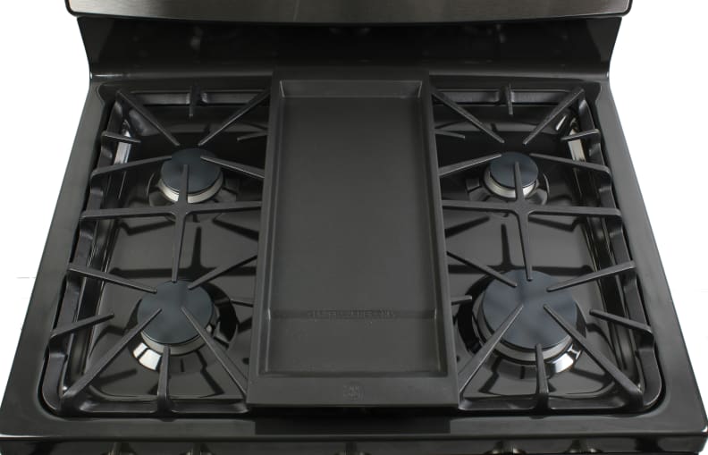 While the maximum temps weren't up to snuff, the JGB697SEHSS's burners did well in our low temperature tests.