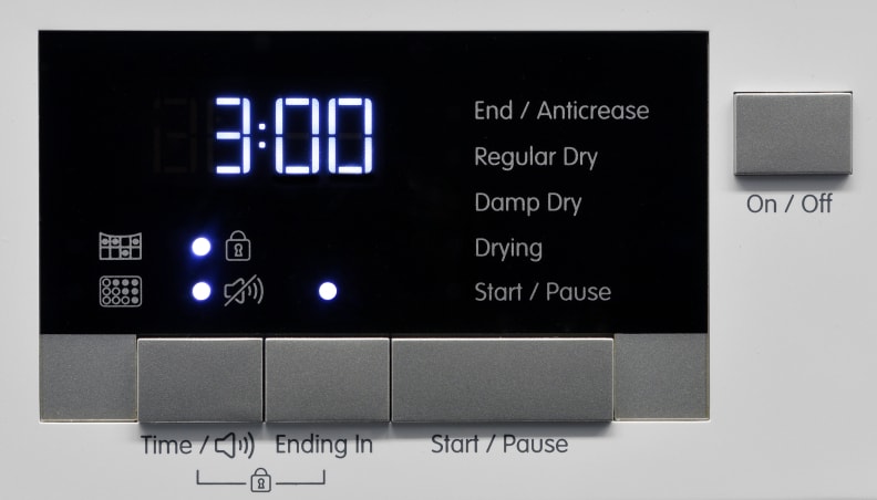 Without customizable options or extra features, the Blomberg DHP24412W's control panel basically serves as a timer and power switch.