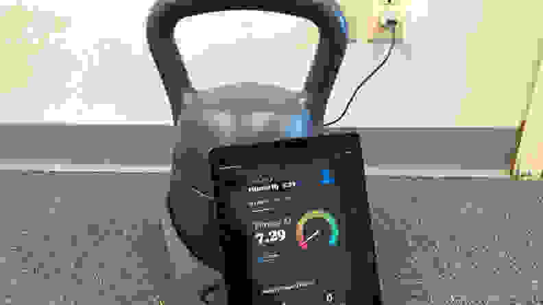 jaxjox kettlebell 2.0 with ipad